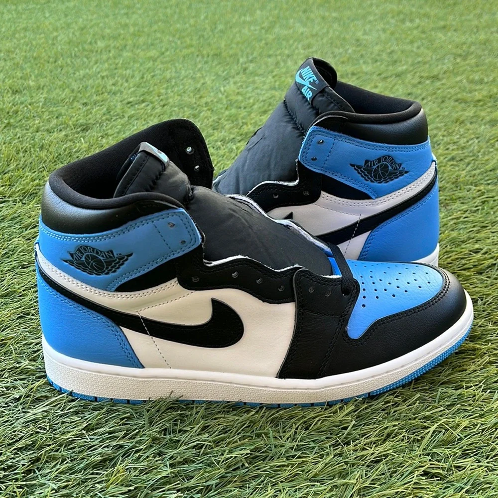 Air Jordan 1 Retro High OG - Picture 1 of 6